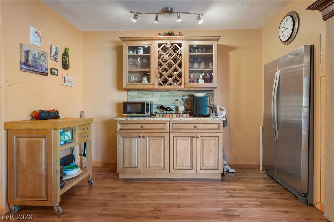 921 Macfarlane Street Property Photo 23