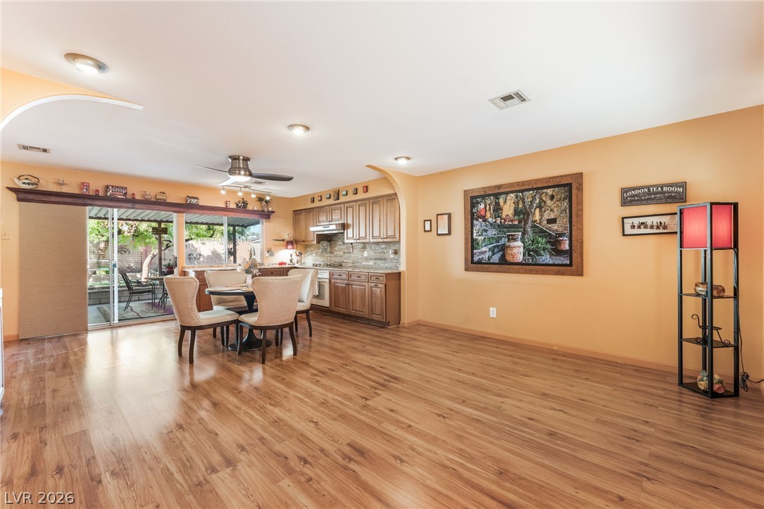 921 Macfarlane Street Property Photo 33