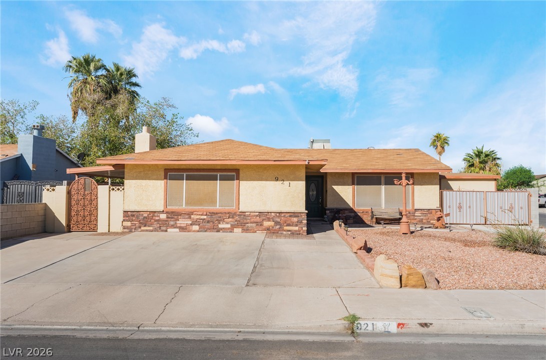 921 Macfarlane Street Property Photo 41