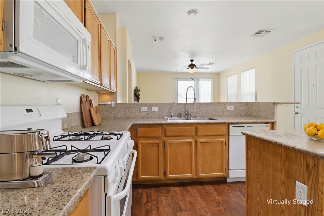 2528 Living Rock Street Property Photo 5