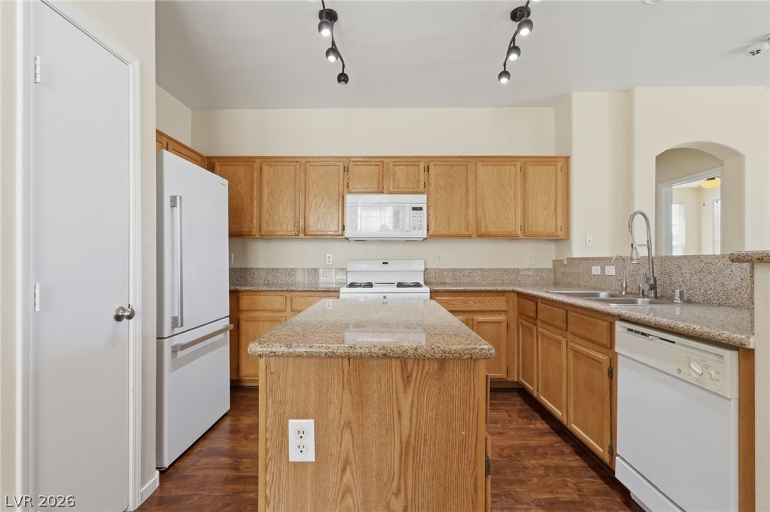 2528 Living Rock Street Property Photo 10