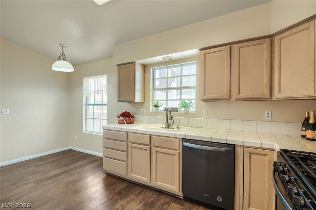 4920 Winterset Drive Property Photo 10