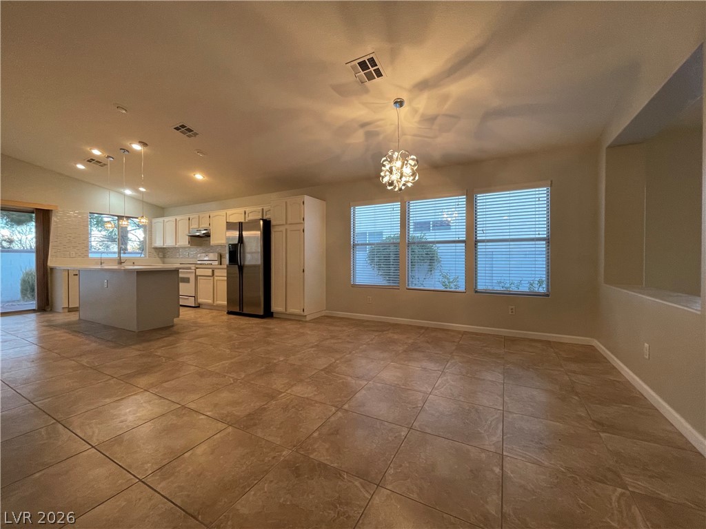 1860 Stablegate Avenue Property Photo 8