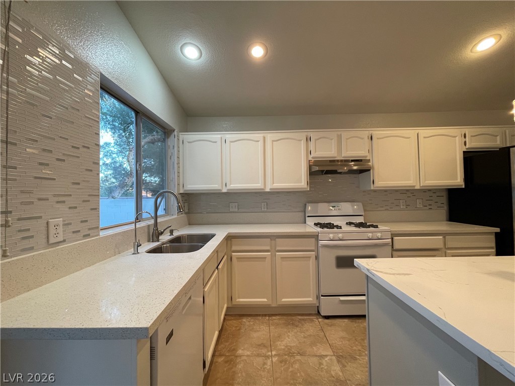 1860 Stablegate Avenue Property Photo 16
