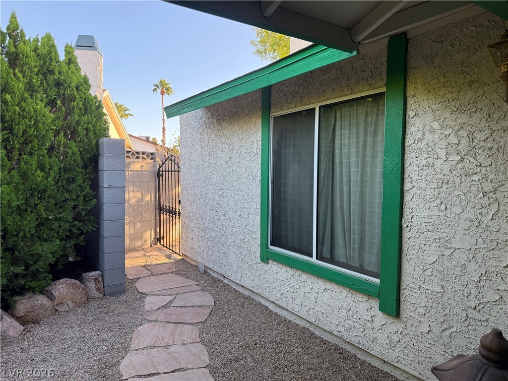 5829 Halfmoon Way Property Photo 6