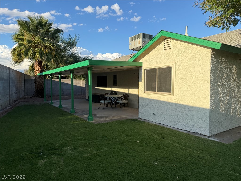 5829 Halfmoon Way Property Photo 8