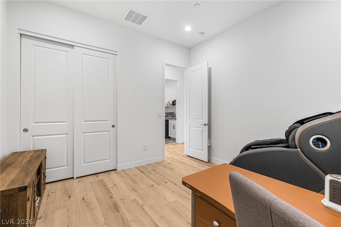 8935 Cassia Winds Street Property Photo 16