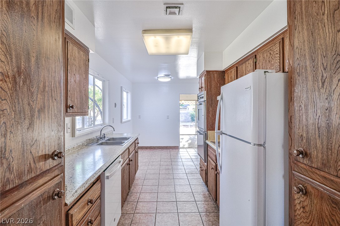 1517 Bryn Mawr Avenue Property Photo 33