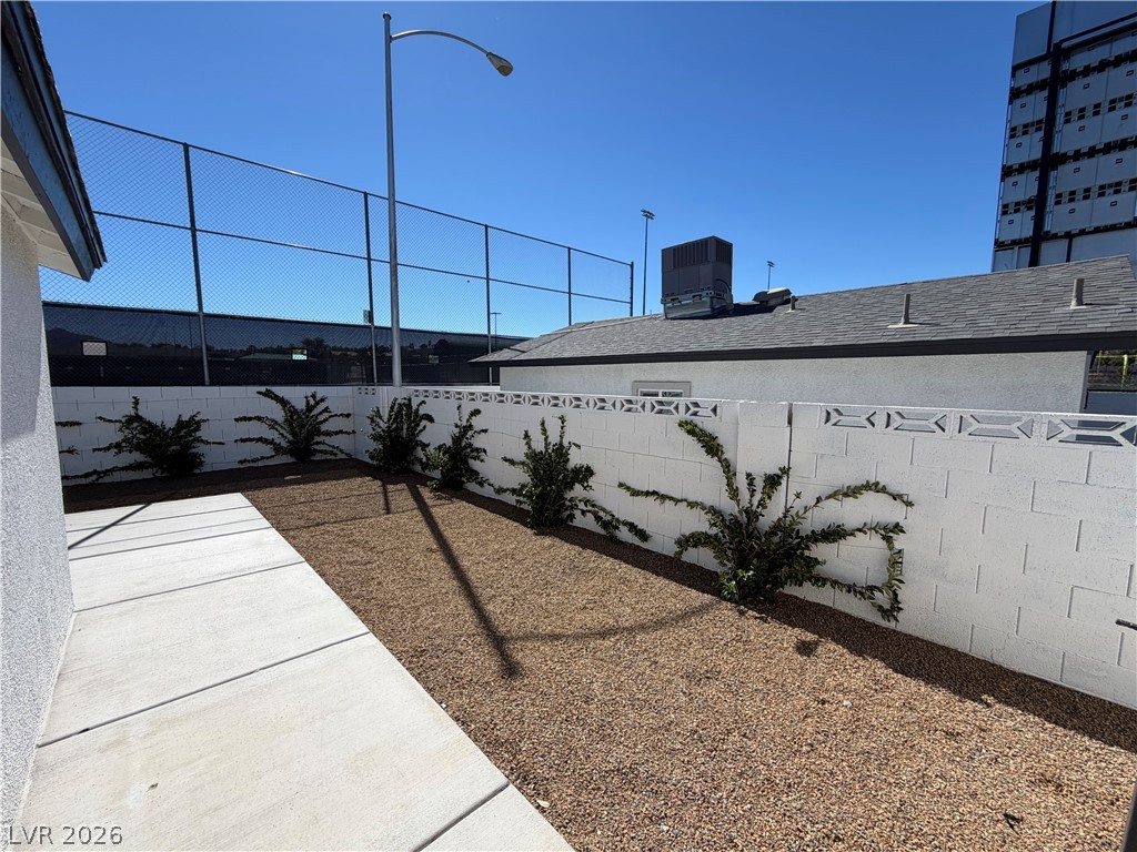 500 Grimsby Avenue Property Photo 19