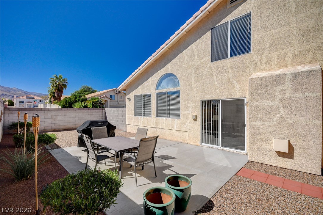 8963 Dove Cove Drive Property Photo 44