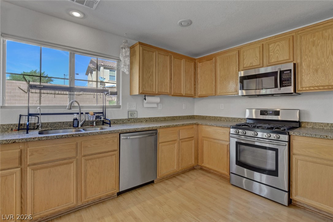 10838 Beach House Avenue Property Photo 11