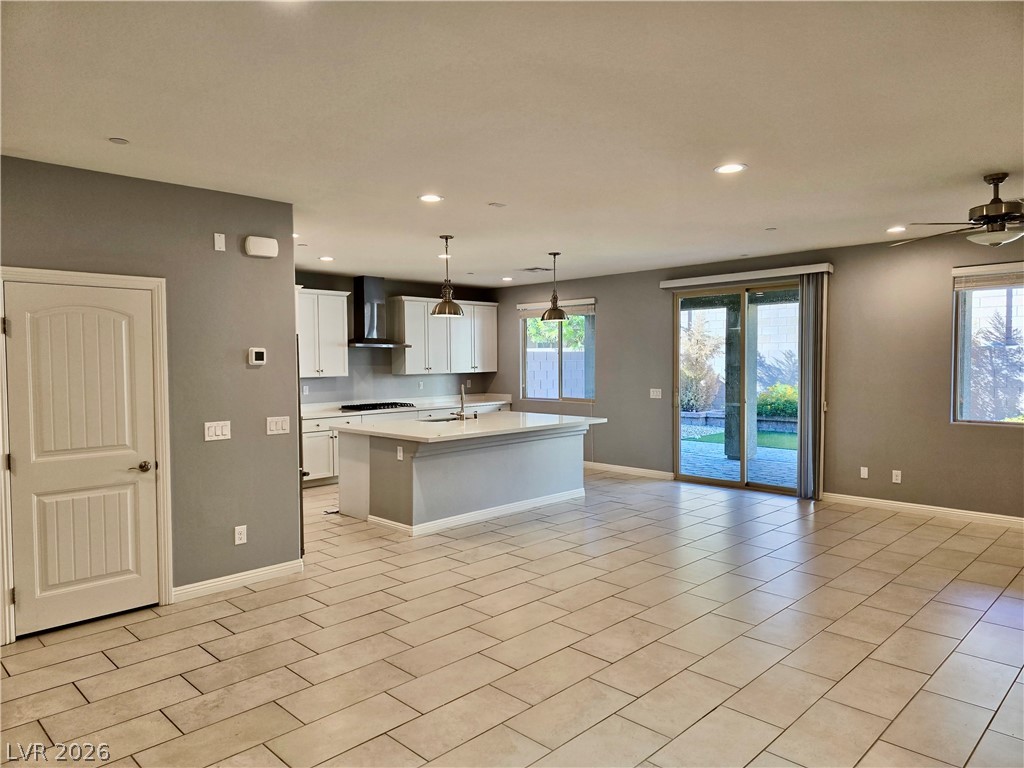 2926 Tremont Avenue Property Photo 2