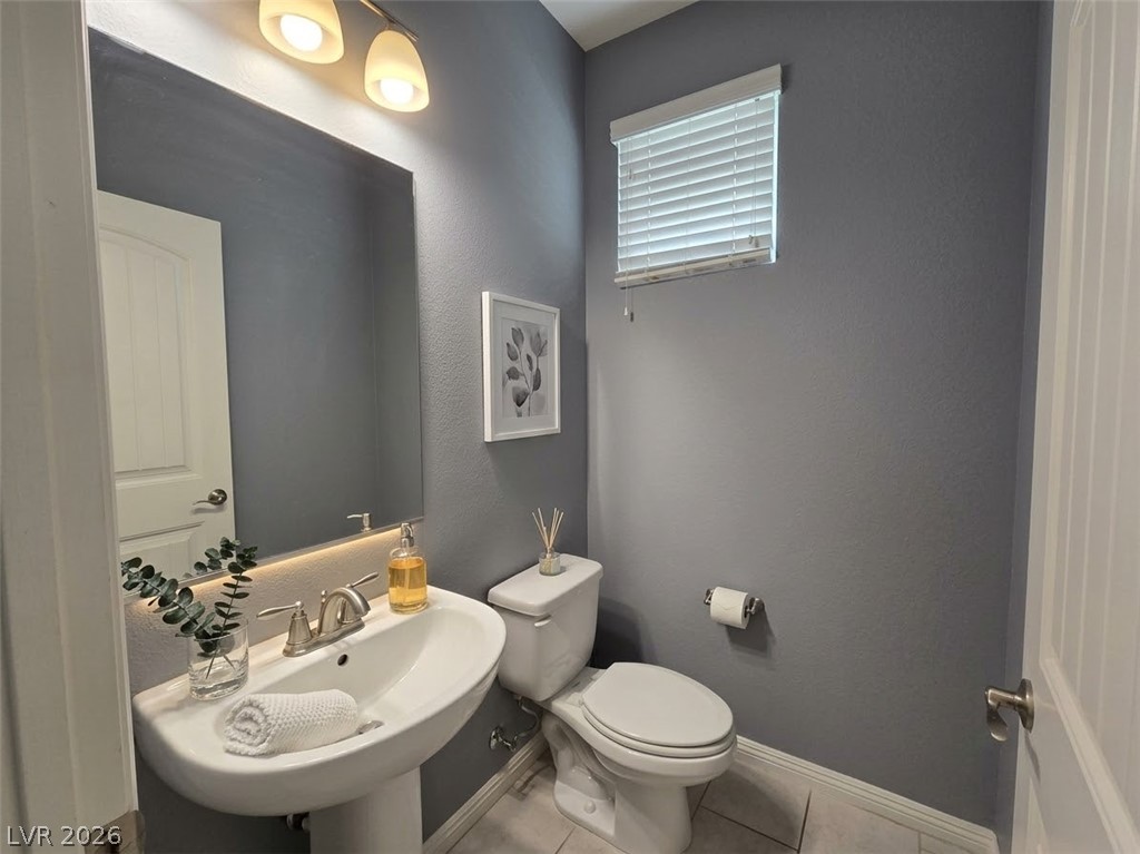 2926 Tremont Avenue Property Photo 8