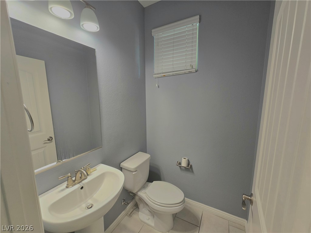2926 Tremont Avenue Property Photo 9