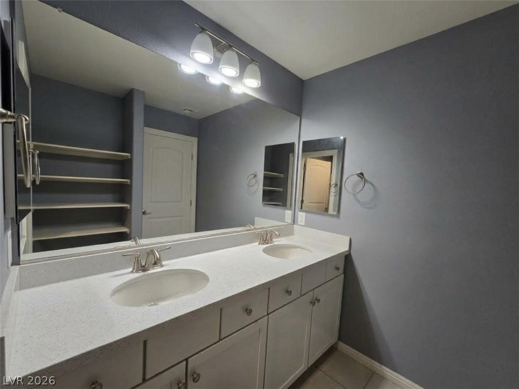 2926 Tremont Avenue Property Photo 19
