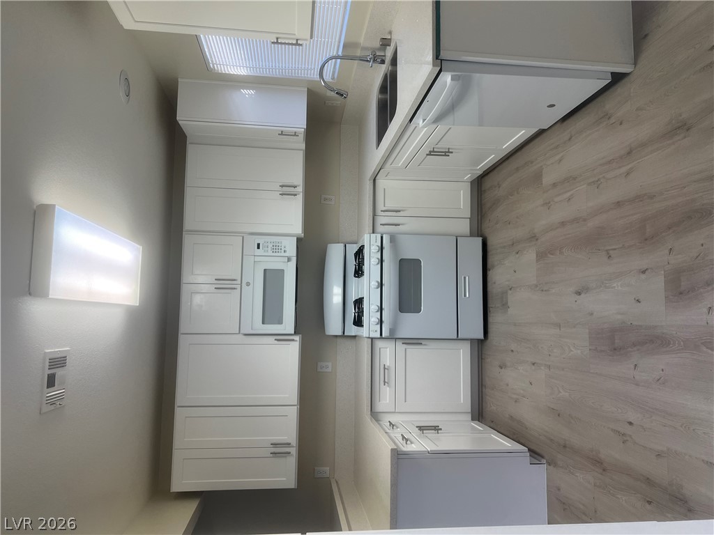 8001 Mt Royal Court Property Photo 14