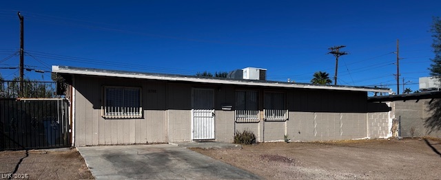 3708 Perliter Avenue Property Photo 3
