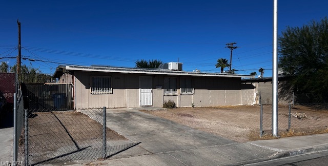 3708 Perliter Avenue Property Photo 4