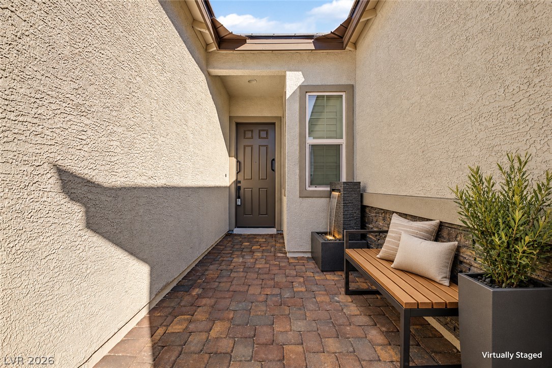 10086 Goff Grove Court Property Photo 4