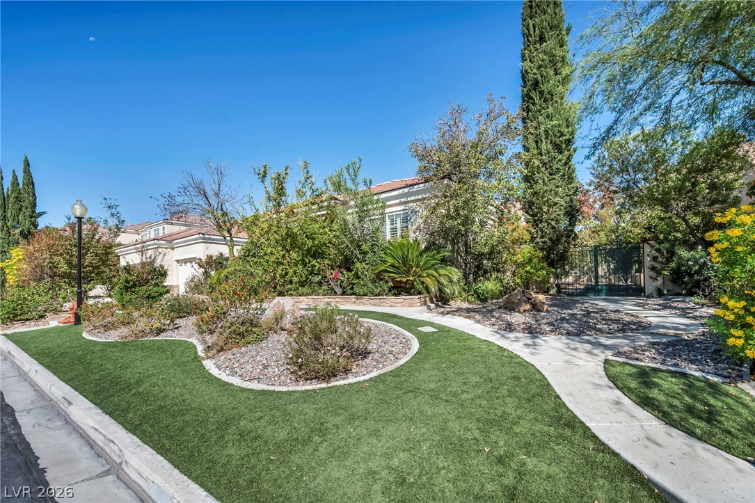 7904 Roxburgh Castle Avenue Property Photo 6