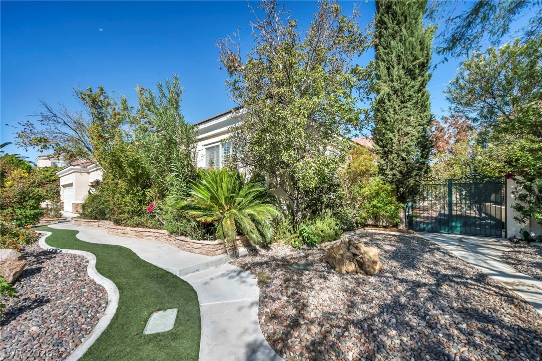 7904 Roxburgh Castle Avenue Property Photo 7