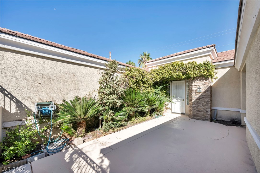 7904 Roxburgh Castle Avenue Property Photo 8