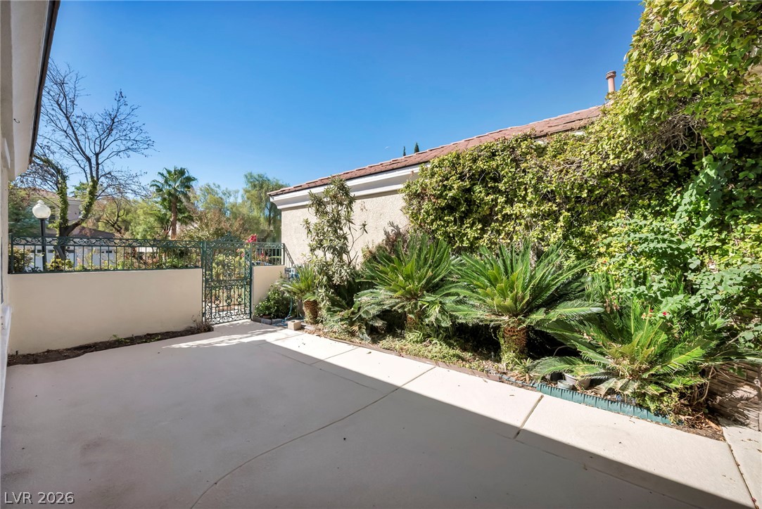 7904 Roxburgh Castle Avenue Property Photo 10