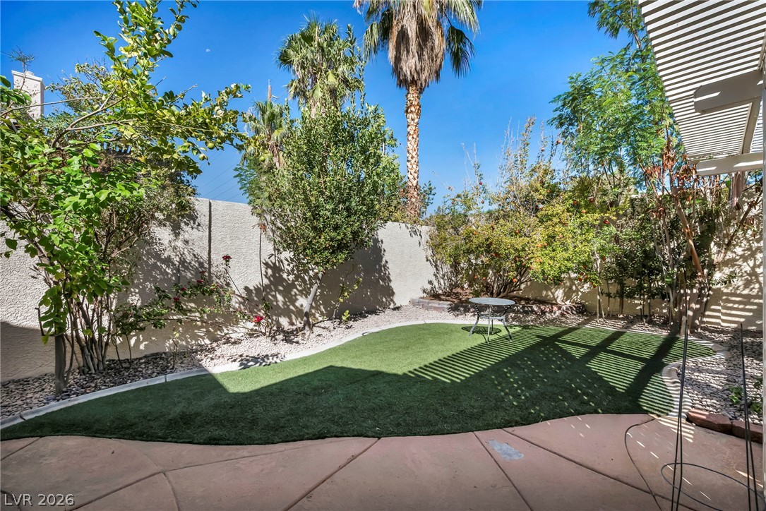 7904 Roxburgh Castle Avenue Property Photo 11