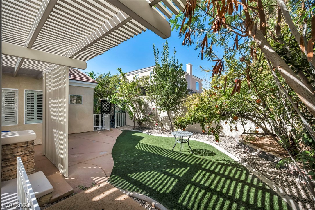 7904 Roxburgh Castle Avenue Property Photo 12