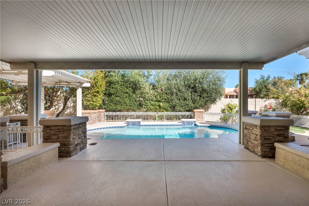7904 Roxburgh Castle Avenue Property Photo 14