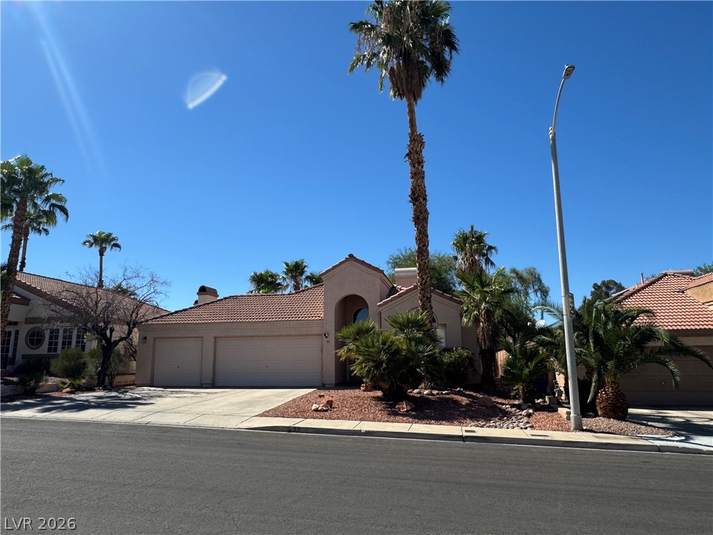 19 Sandwedge Drive Property Photo 1