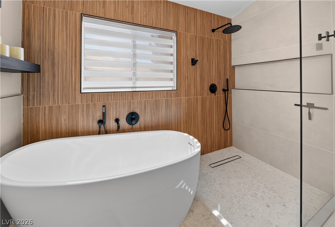 1740 Bluffs Drive Property Photo 33