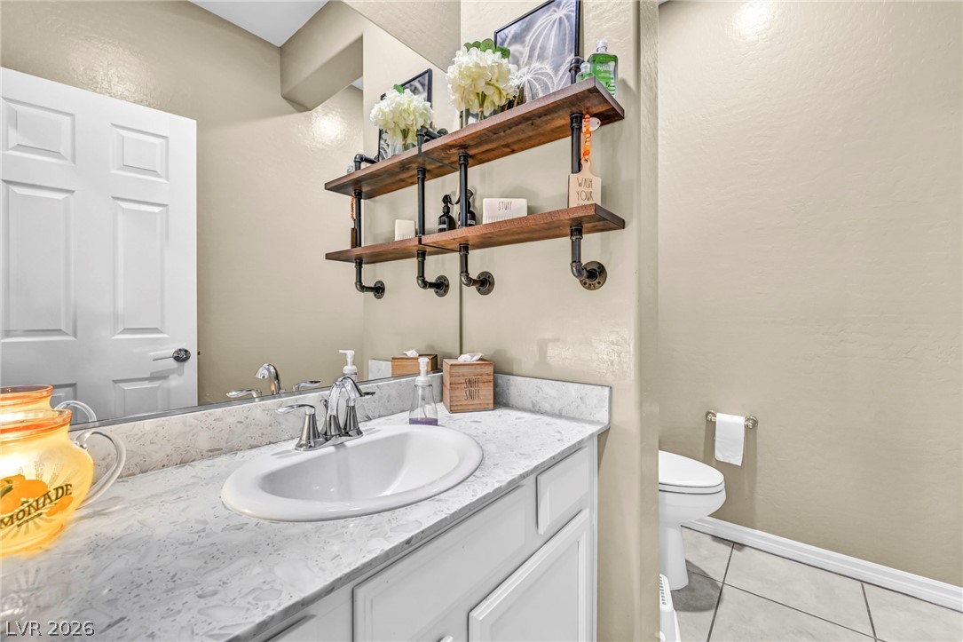 989 Alverstone Court Property Photo 42