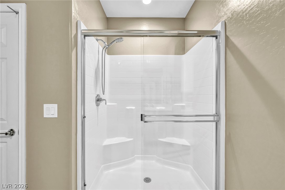 989 Alverstone Court Property Photo 44