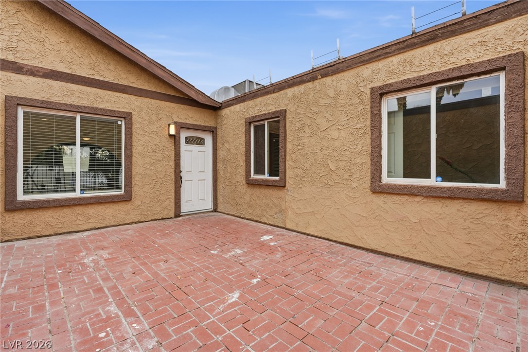 2240 Conchita Street Property Photo 4