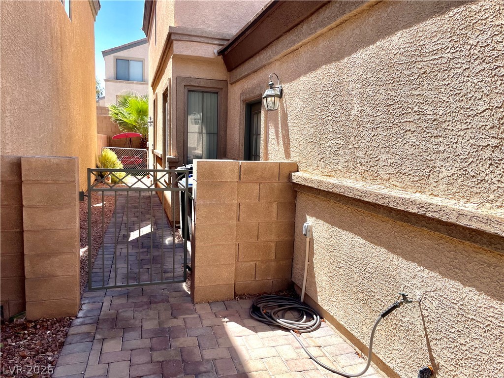 8233 Strawberry Spring Street Property Photo 2