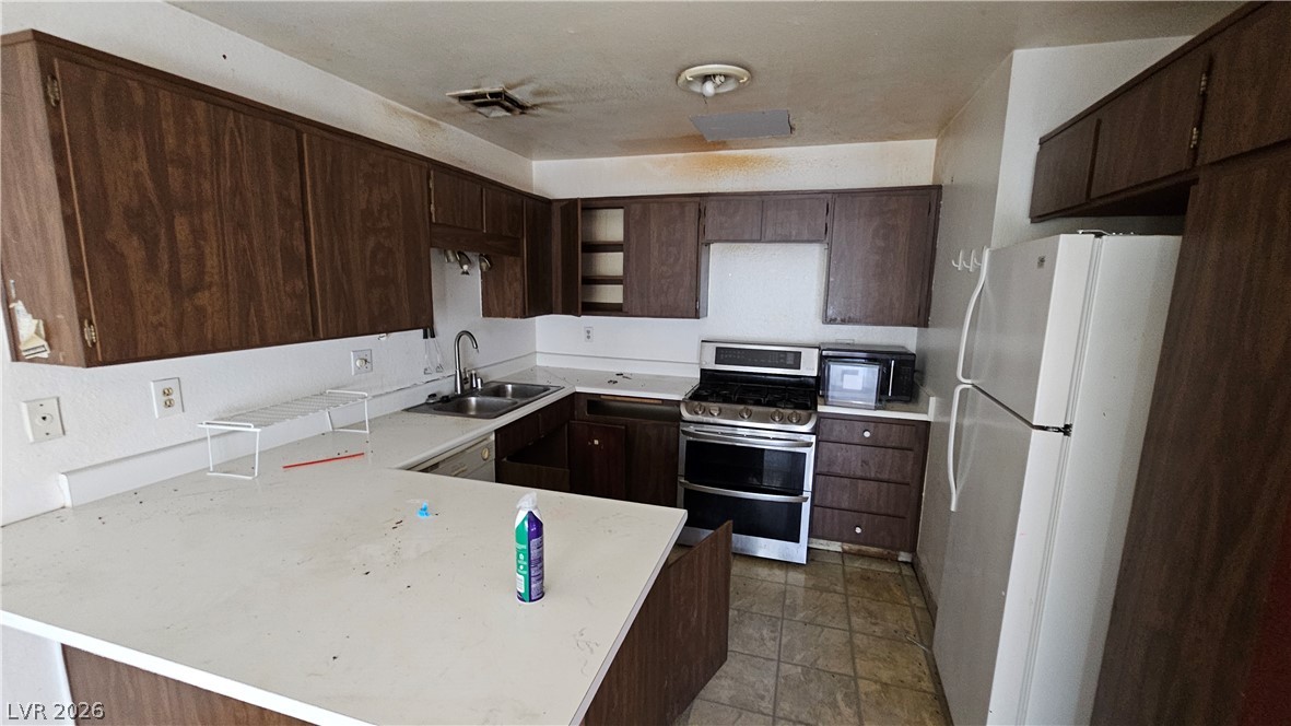 6777 Ledgewood Drive Property Photo 4