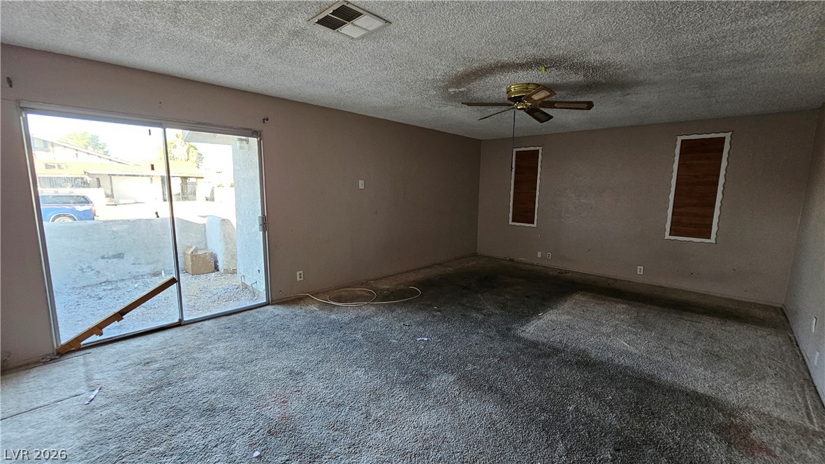 6777 Ledgewood Drive Property Photo 12