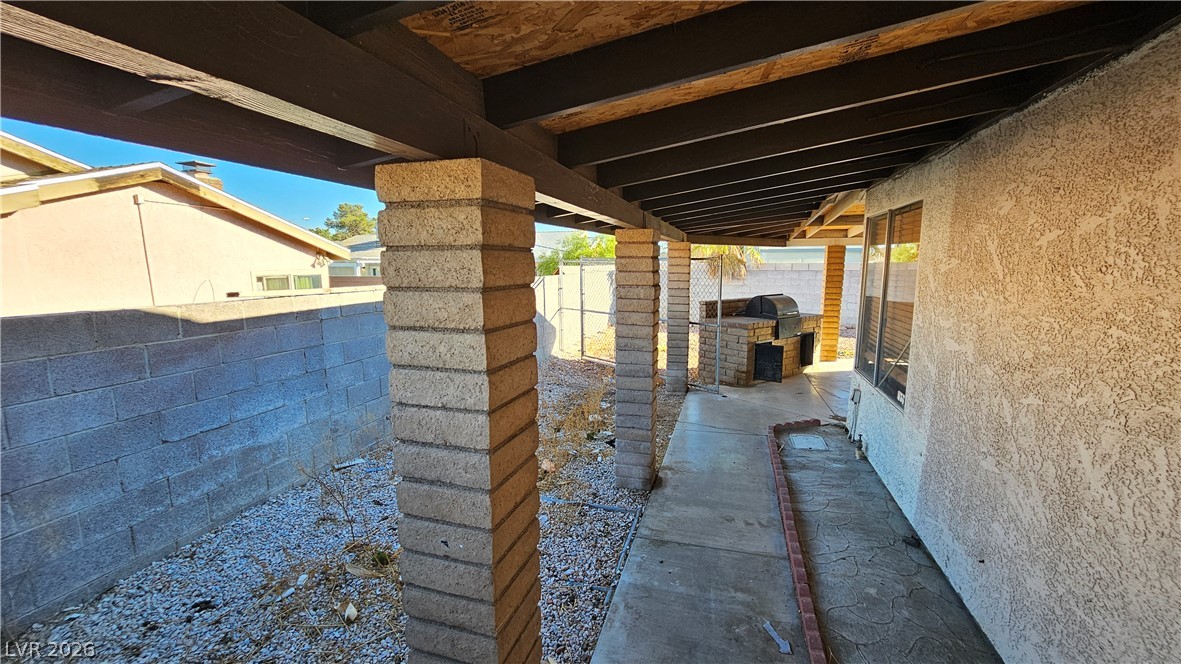 6777 Ledgewood Drive Property Photo 14
