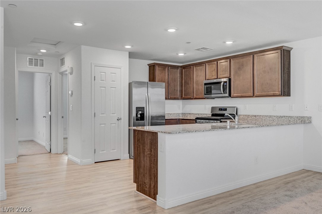 5208 Steep Cliffs Avenue Property Photo 10