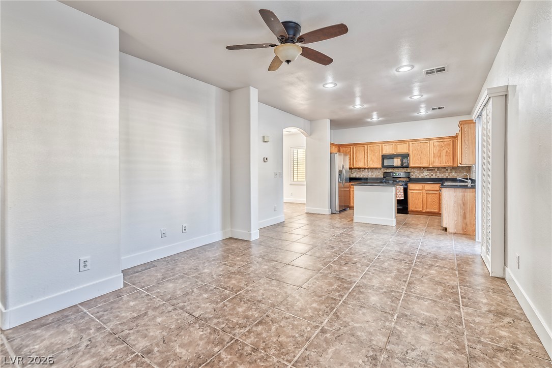 916 Shining Rose Place Property Photo 8
