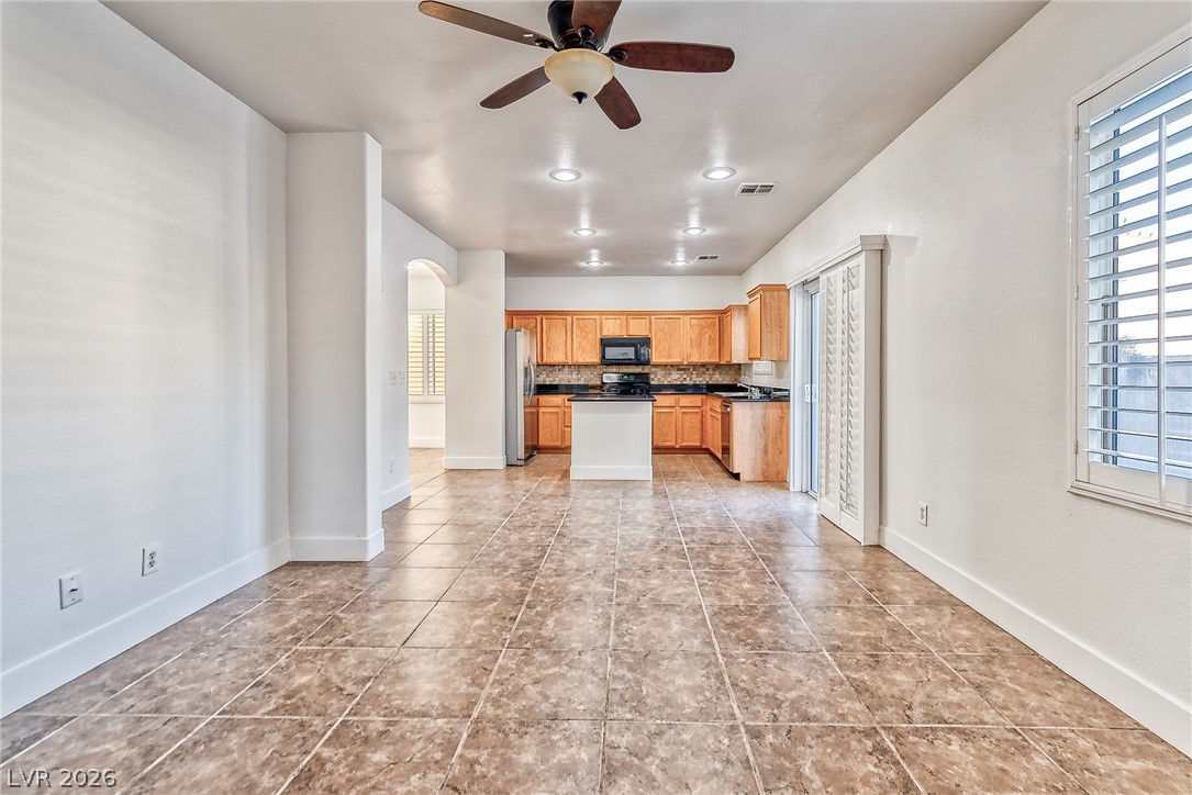 916 Shining Rose Place Property Photo 10