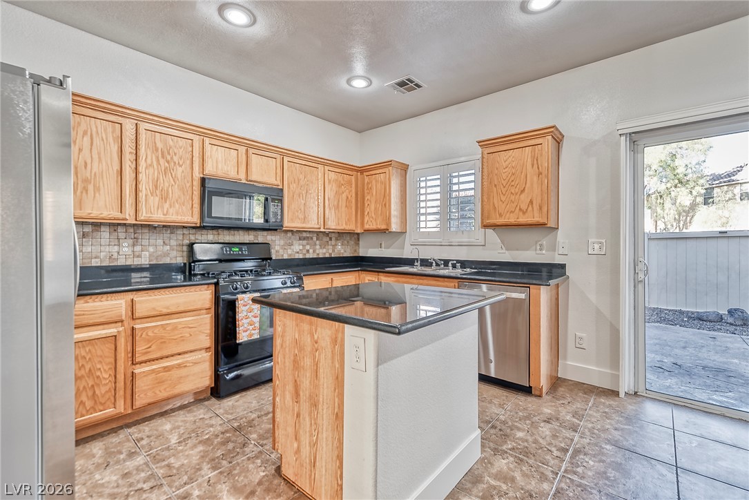 916 Shining Rose Place Property Photo 14