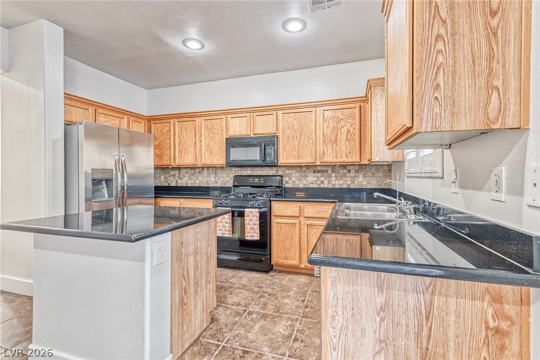 916 Shining Rose Place Property Photo 16