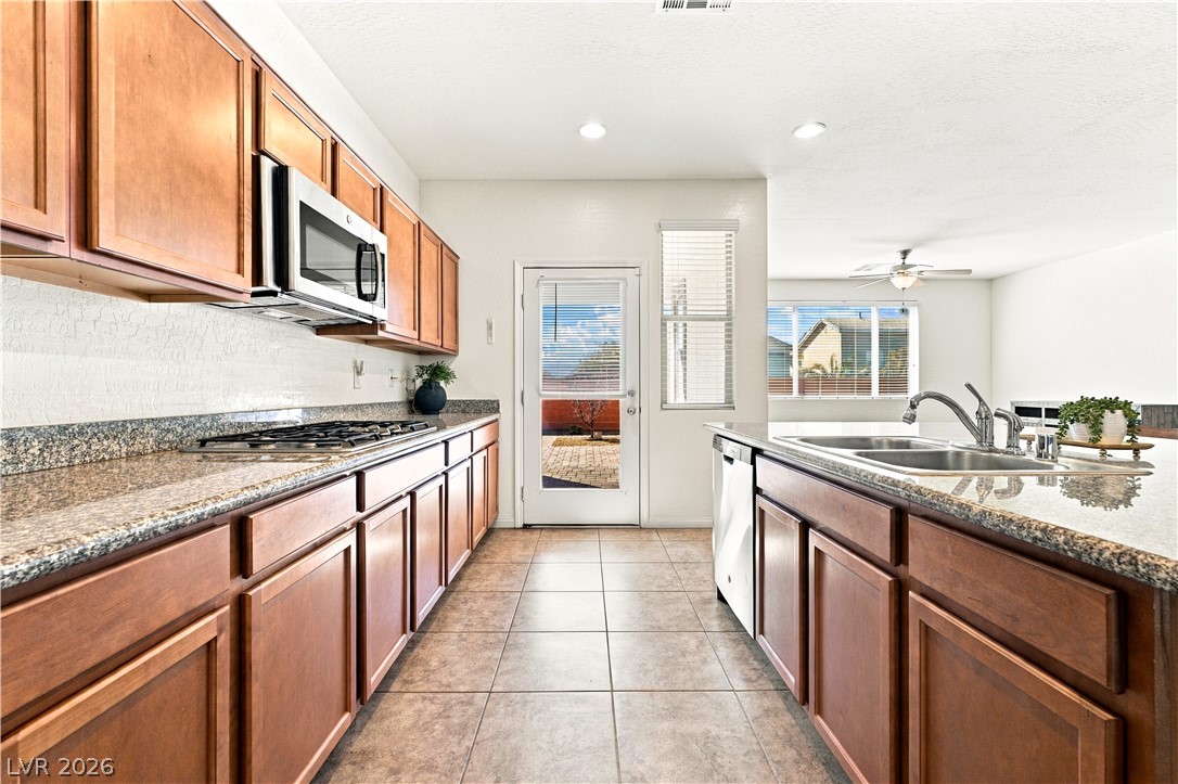 4209 Fairywren Drive Property Photo 4