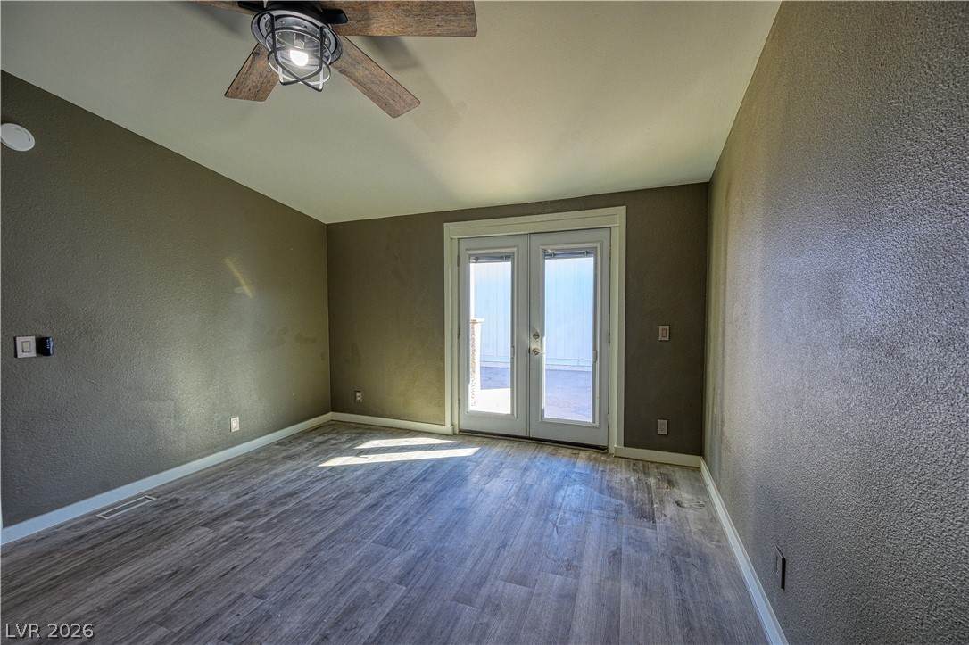 5581 Wheatfield Drive Property Photo 6