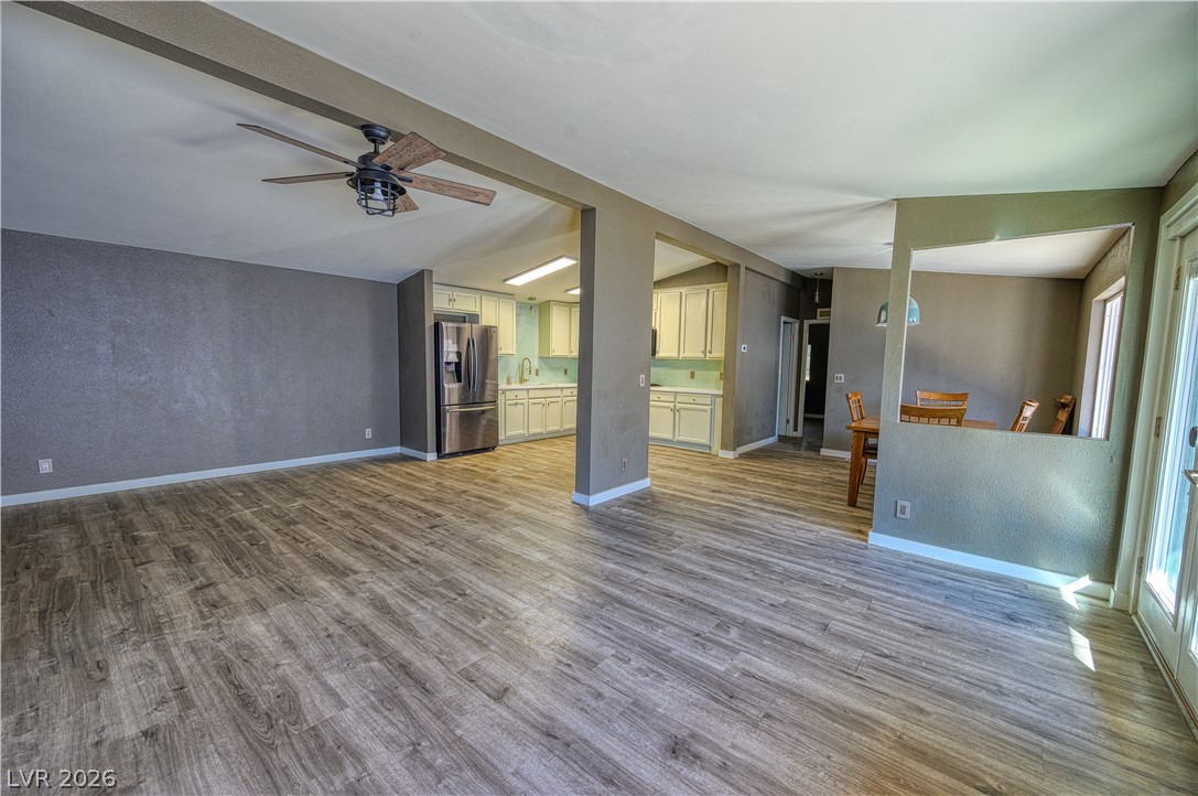 5581 Wheatfield Drive Property Photo 10