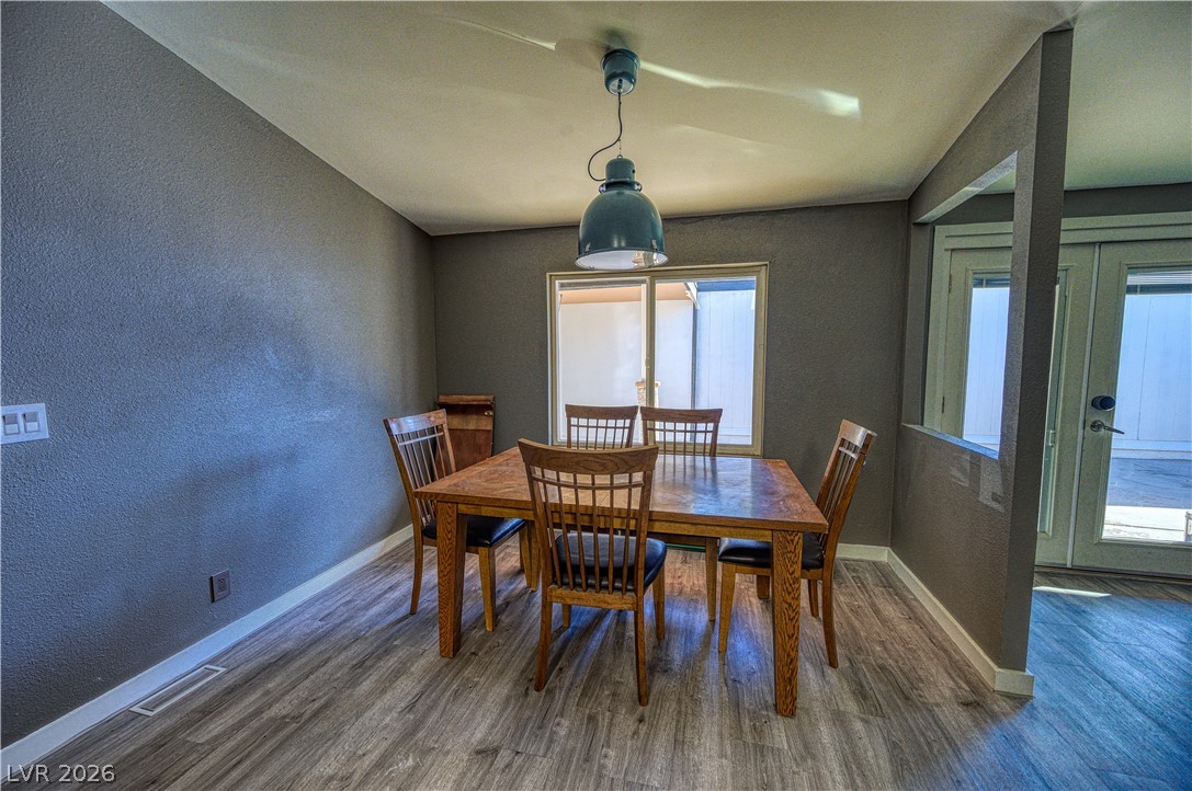 5581 Wheatfield Drive Property Photo 11