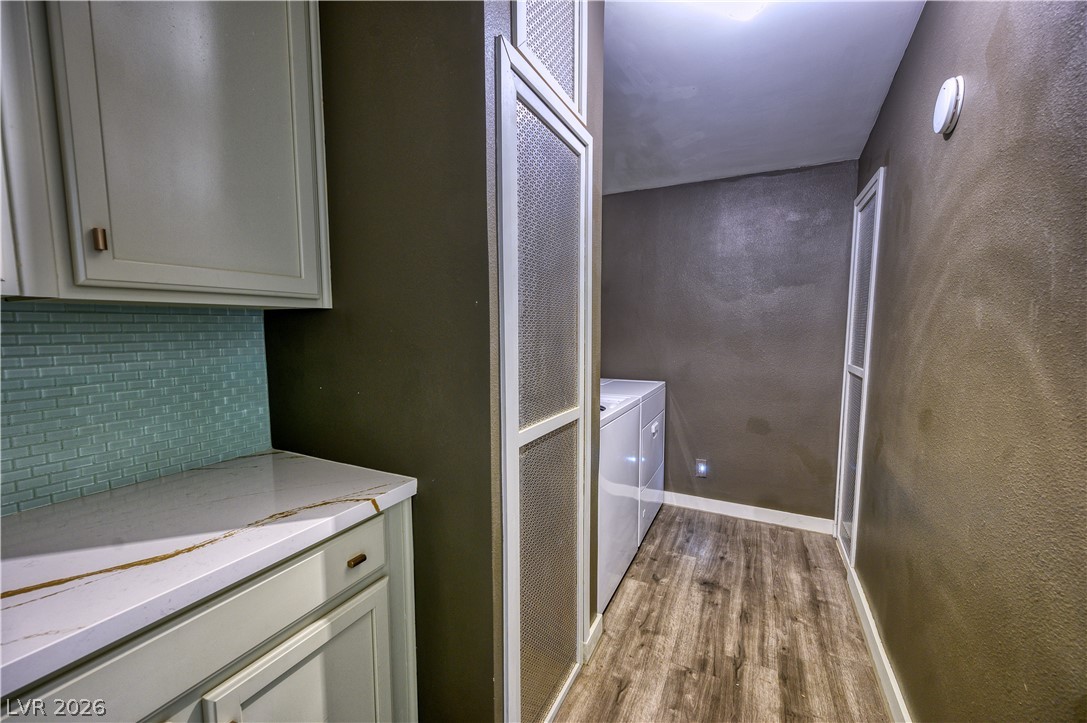 5581 Wheatfield Drive Property Photo 12