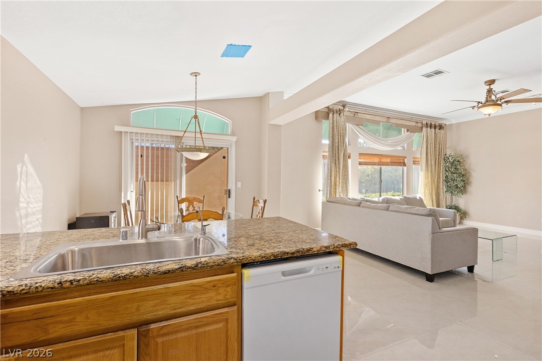 2555 Sundew Avenue Property Photo 8
